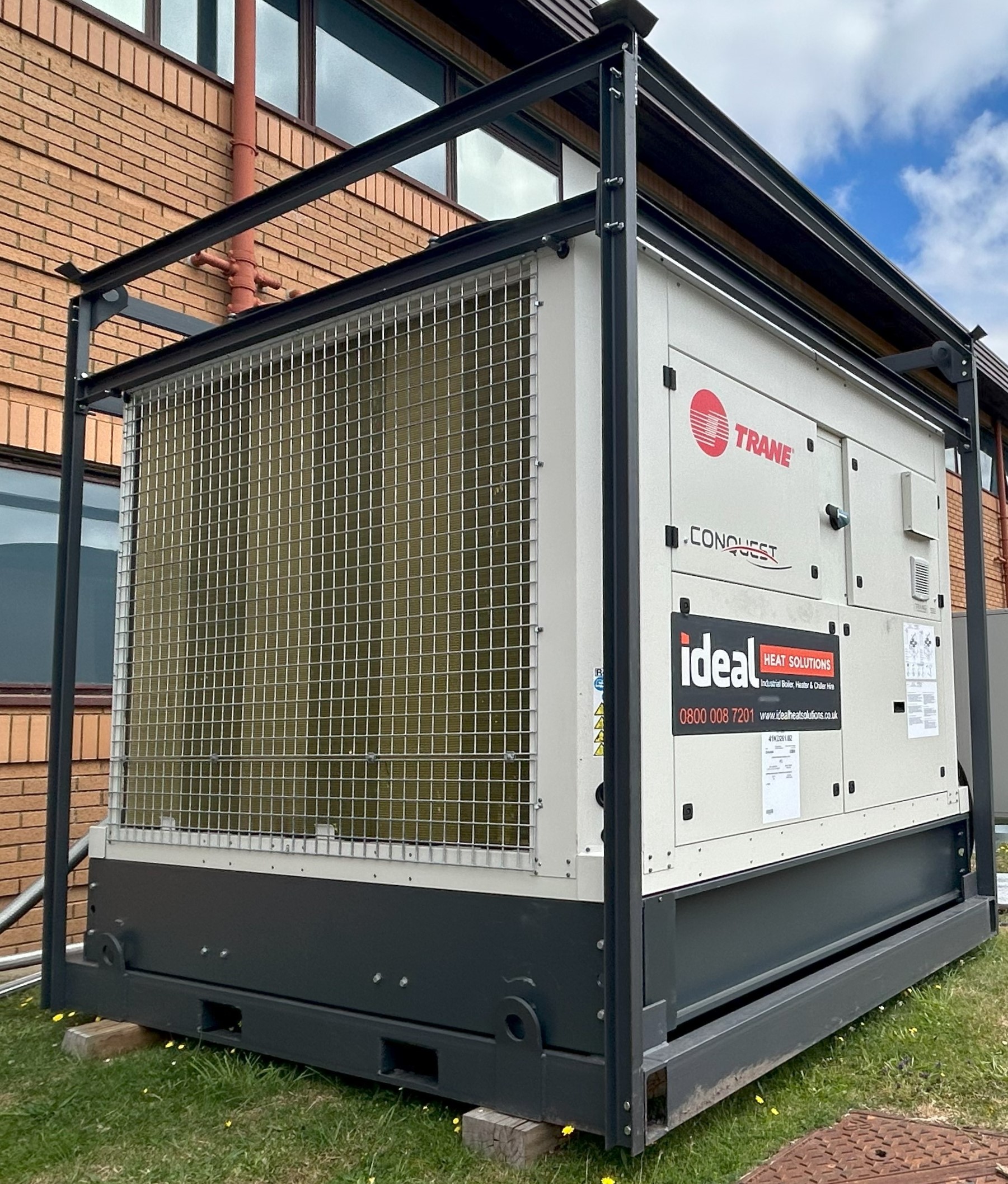 IHS 200 heat pump chiller